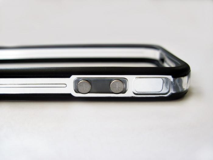 iPhone 4用バンパーカバー