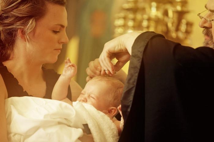 子供がバプテスマを受けなければならない場合、これには何が必要ですか？